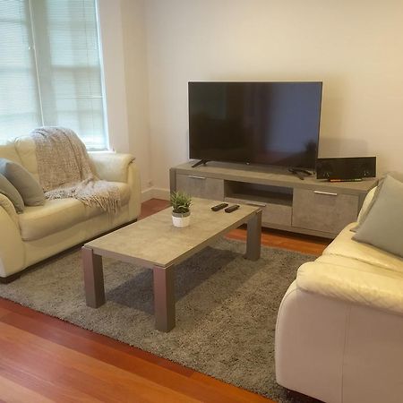 Chic Townhouse In North Adelaide Villa Buitenkant foto